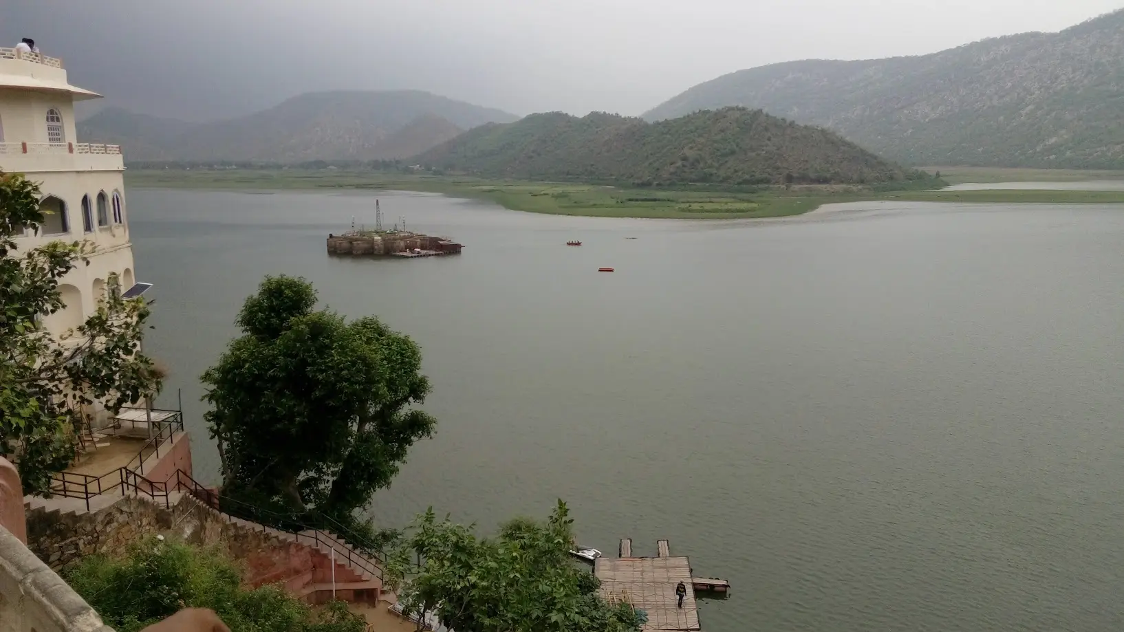 Siliserh Lake